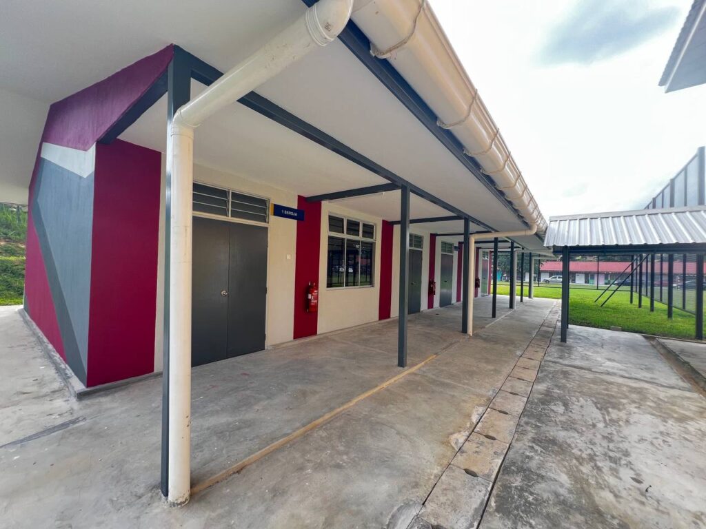 photo_6057464648870595821_y