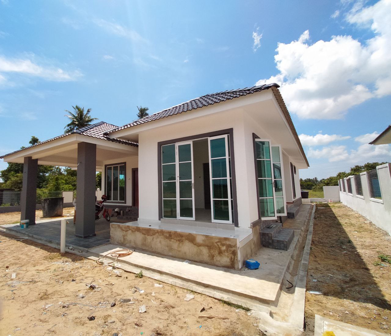 photo_6152103961176419775_y