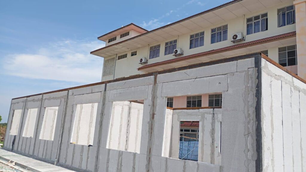 photo_6197452008299020983_y